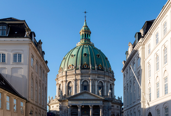 Vista da cúpula da Igreja de Mármore que fica em Copenhage na Escandinávia.