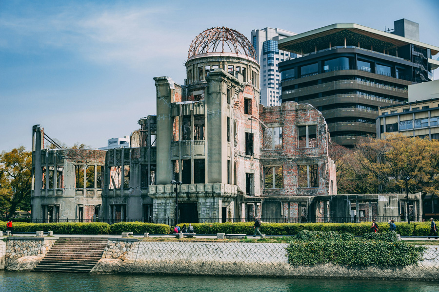 Domo da Bomba Atômica preservado às margens do rio em Hiroshima